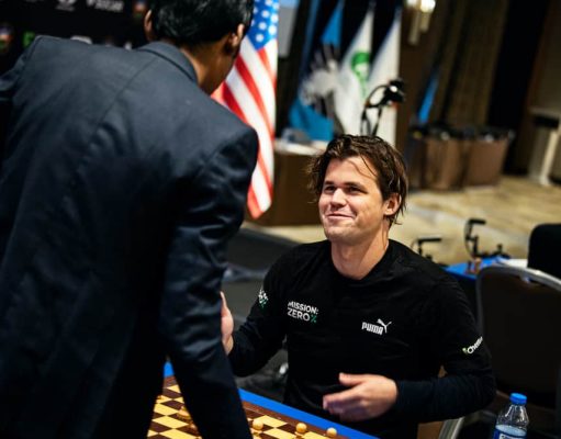 Magnus Carlsen derrota a Praggnanandhaa en la final de la Copa del Mundo de Ajedrez 2023