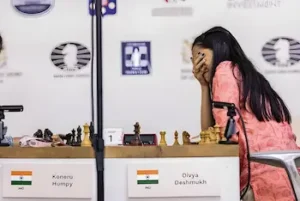Momento de la victoria de Divya Deshmukh