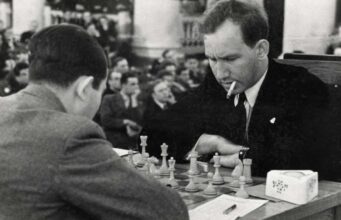 La Defensa Ragozin: dinamismo y estrategia Ajedrez Inicio 38