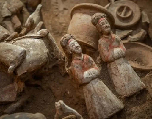 Descubren tablero de ajedrez chino de 2000 años de antigüedad